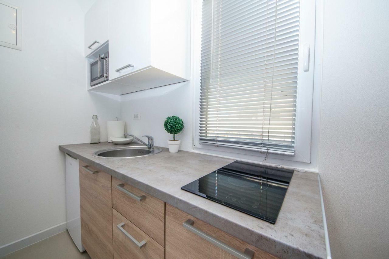 Apartments And Mobile Homes Makarska Luaran gambar