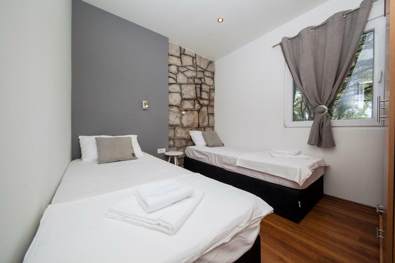 Apartments And Mobile Homes Makarska Luaran gambar